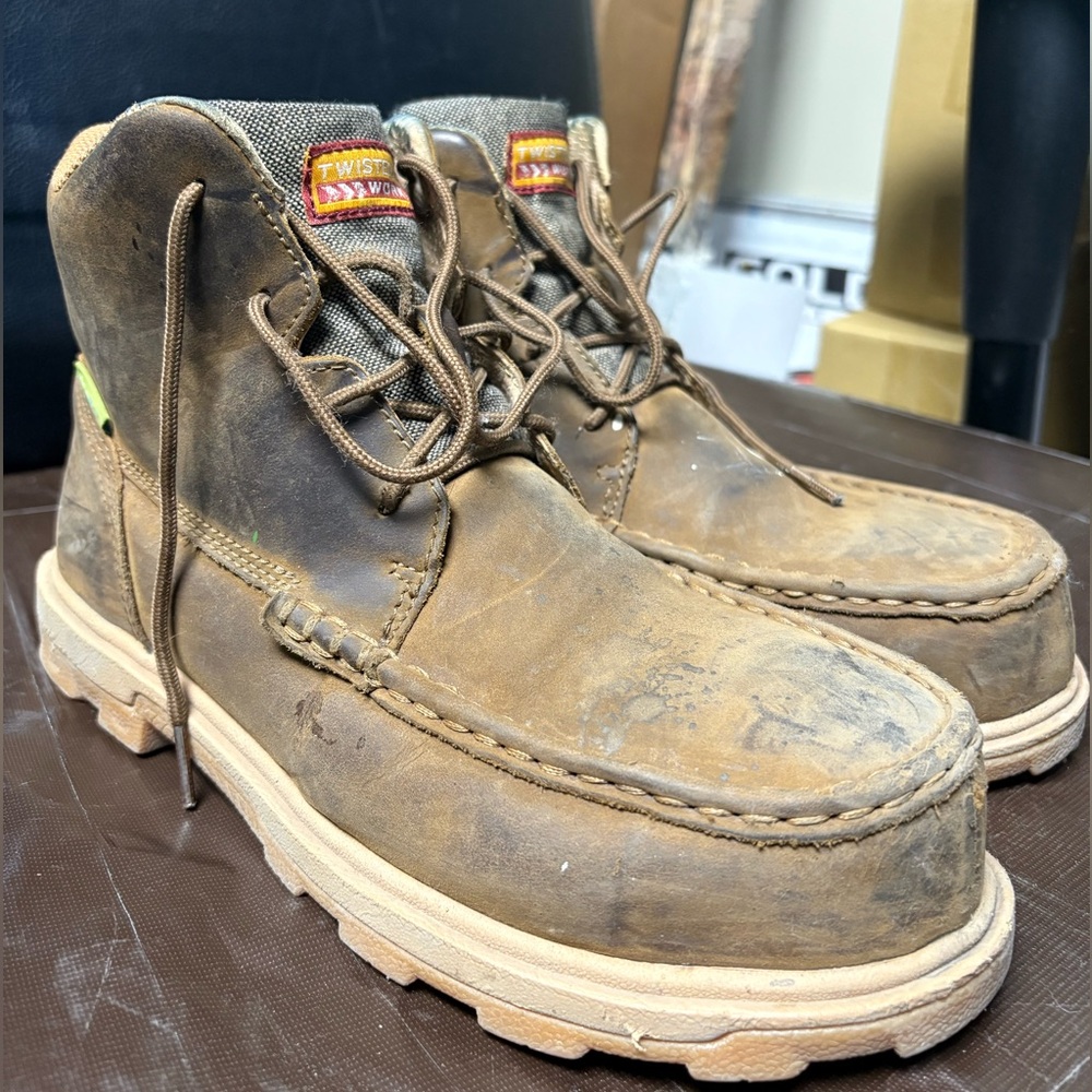 Twisted X women’s Brown Leather Boots- nano toe